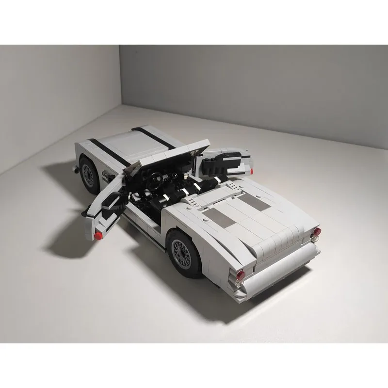 

MOC-57858 New Classic Convertible Sports Car Building Blocks Model, 907 Parts, Creative Birthday Toy Gift for Boys and Children