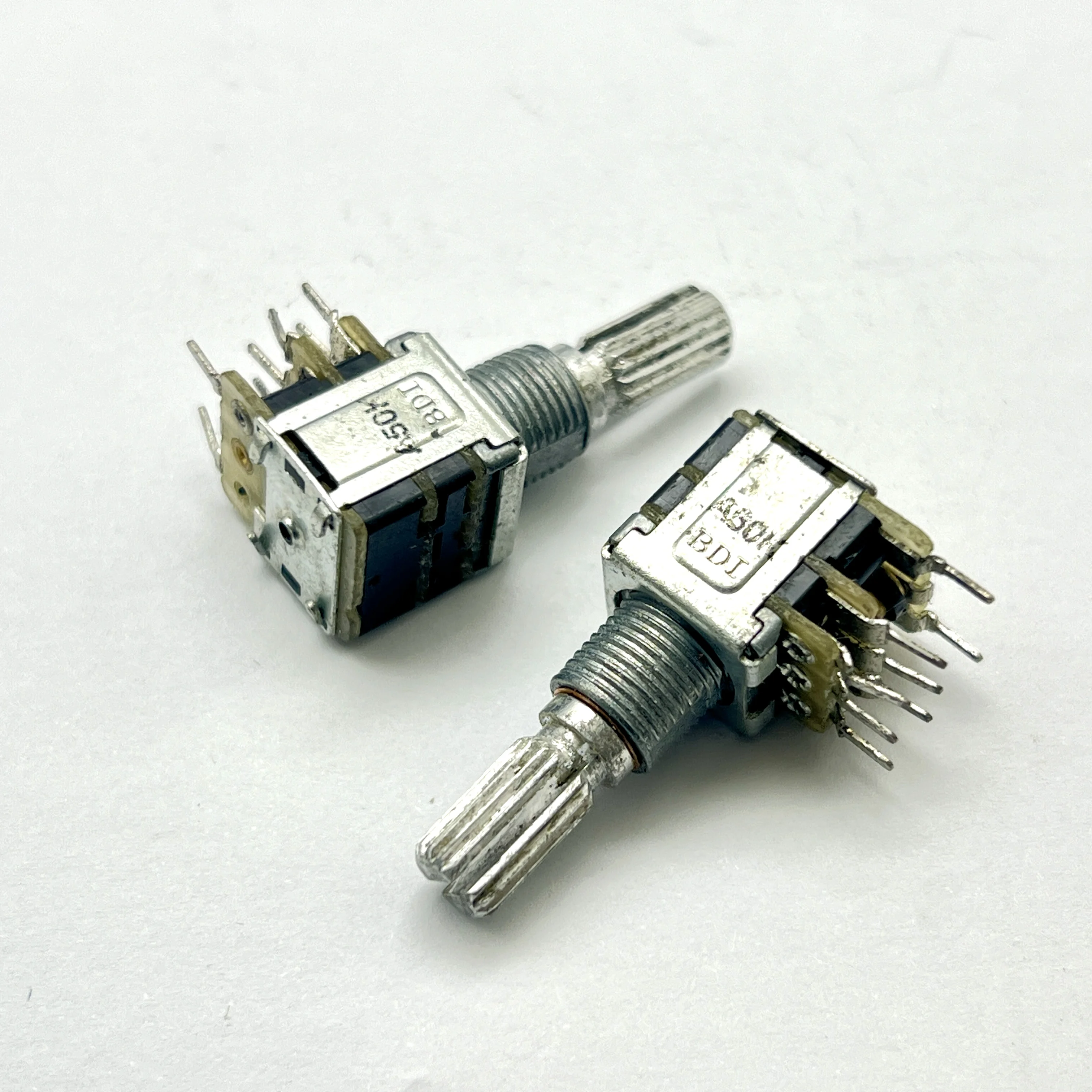 1 PCS 12 square double strip switch B50K shaft length 20mm flower shaft