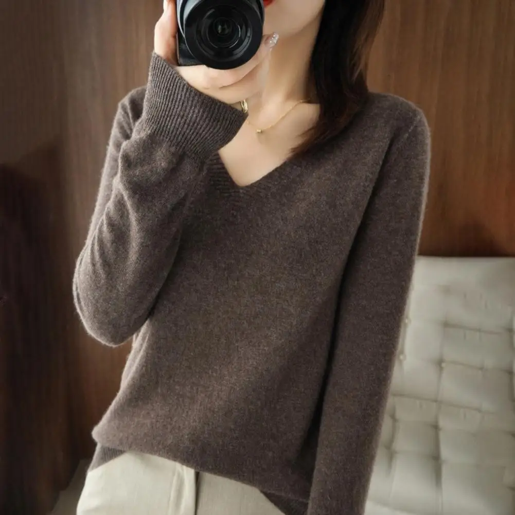 

Soft Stretchy Sweater Women's V-neck Knit Sweaters Stylish Long Sleeve Pullover Tops with Ribbed Trim for A Sexy Elegant Look