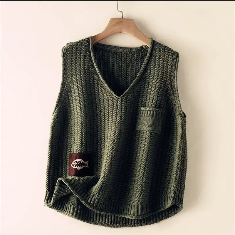 Retro Label V-neck Vest Knitted Vest for Women, Spring 2024 New Large Loose Casual Hoodie Clip