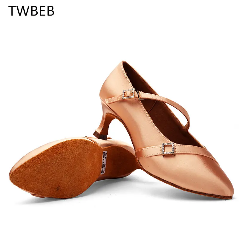 Hot Selling Satin Vrouwen Standaard Dansschoenen Zachte Zool Moderne Dans Schoenen Dames Ballroom Dansschoenen