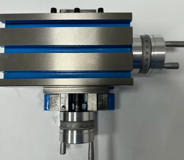 Precision cross workbench drilling and milling machine slide multi-function guide rail hand-cranked small slide
