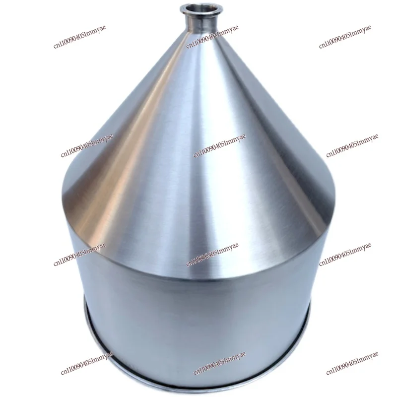 قمع بقطر كبير جدًا مع صمام كروي بمفتاح تحكم يملأ سجق الدم بالإضافة إلى رف قادوس صلصة الفلفل الحار