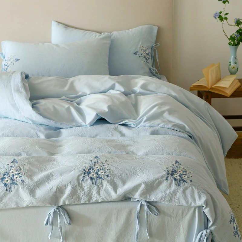 Bedroom Soft All Cotton Four Piece Set with Three-layer Yarn Skin Friendly Pure Cotton Jacquard Embroidery All Season Bedding