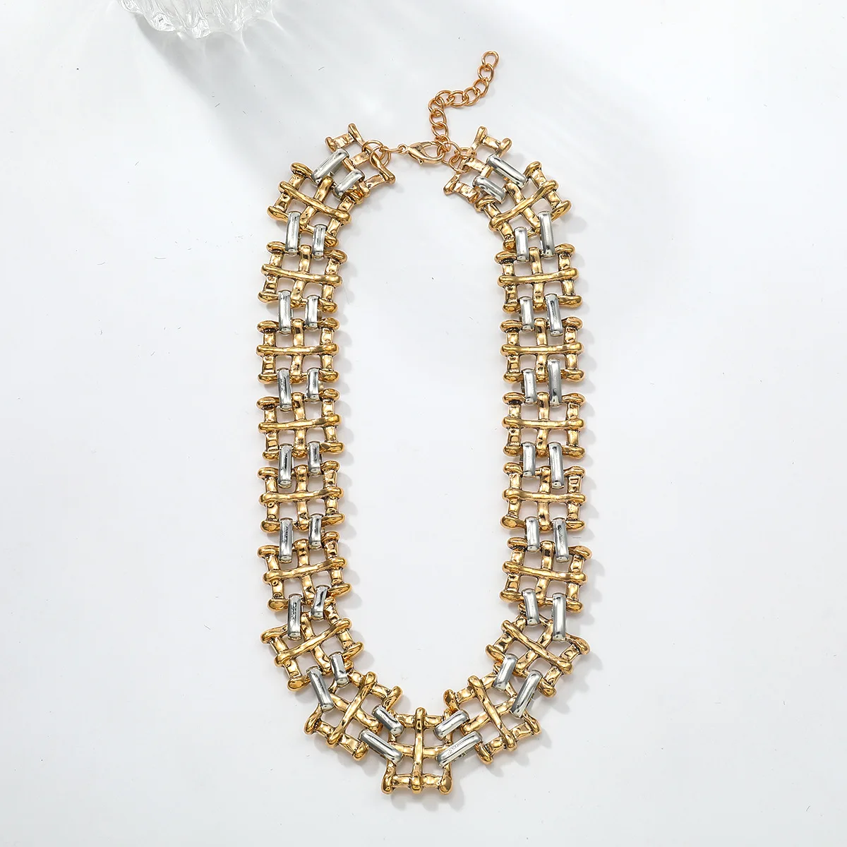 2026 Vintage Chunky Metall-Choker-Halskette für Damen, Persönlichkeits-Schmuck, Accessoires für Bankette und Partys – Detail 6