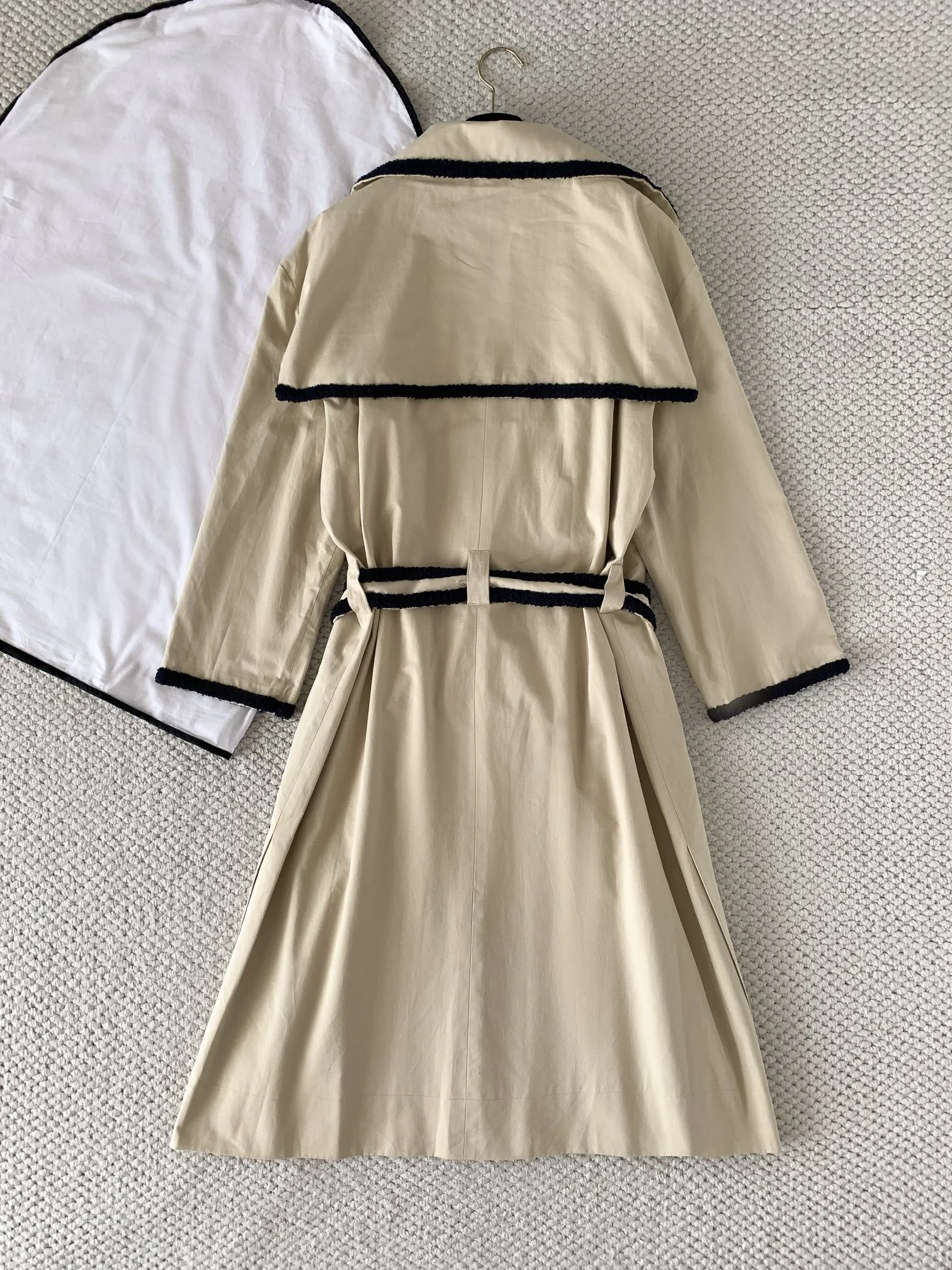 26 New Style Women's Color-Contrast Collar Long-Sleeved Casual Coat
