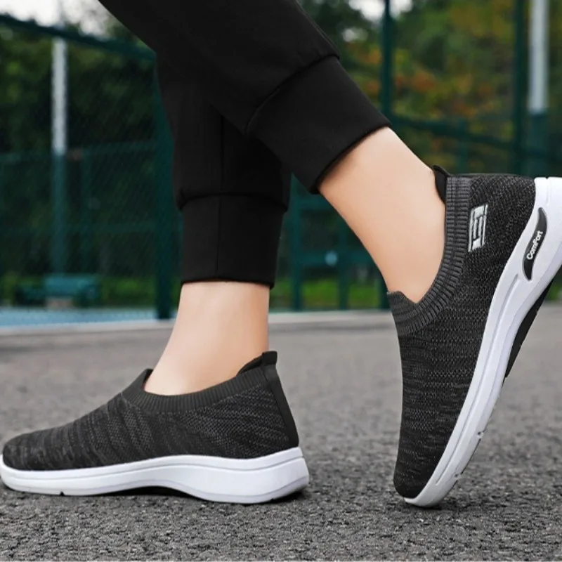 2026 New Summer Casual Hollow Out Comfortable Round Toe Design Shoes for Man Breathable Mesh Man Shoes Light Men's Sneakers