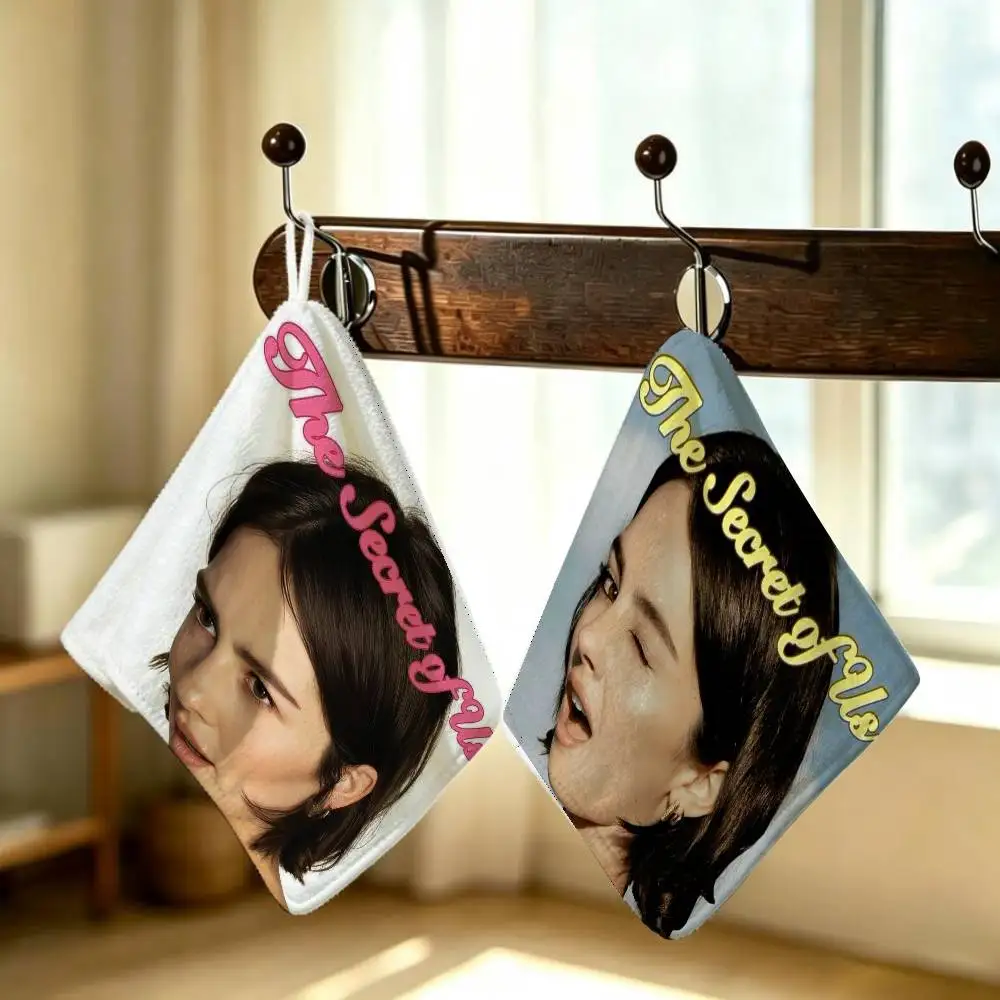 Singer Abrams The Secret of Us Polyester Cotton Hanging Kitchen Towel Skin Friendly Hand Wiping Towel For Hotel Cafe Household