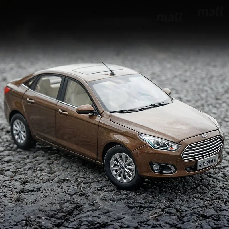 

Литой под давлением масштаб 1:18 2017, Ford Escort, модель автомобиля из сплава, игрушка, металлическая коллекция автомобилей, коллекционные хобби и игрушки