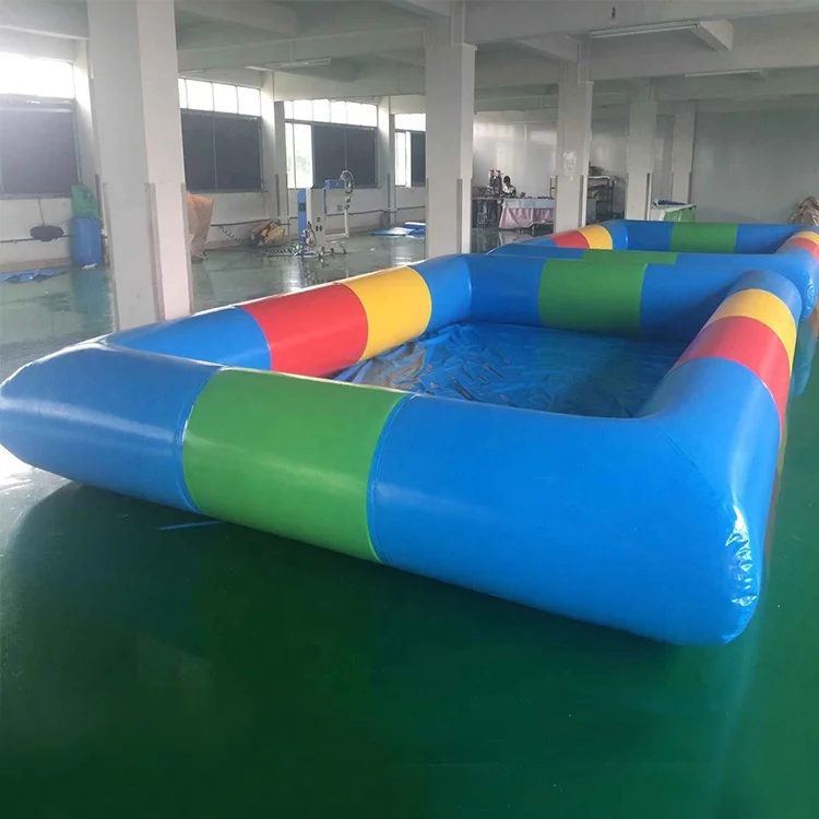 Pequena piscina inflável para crianças e adultos