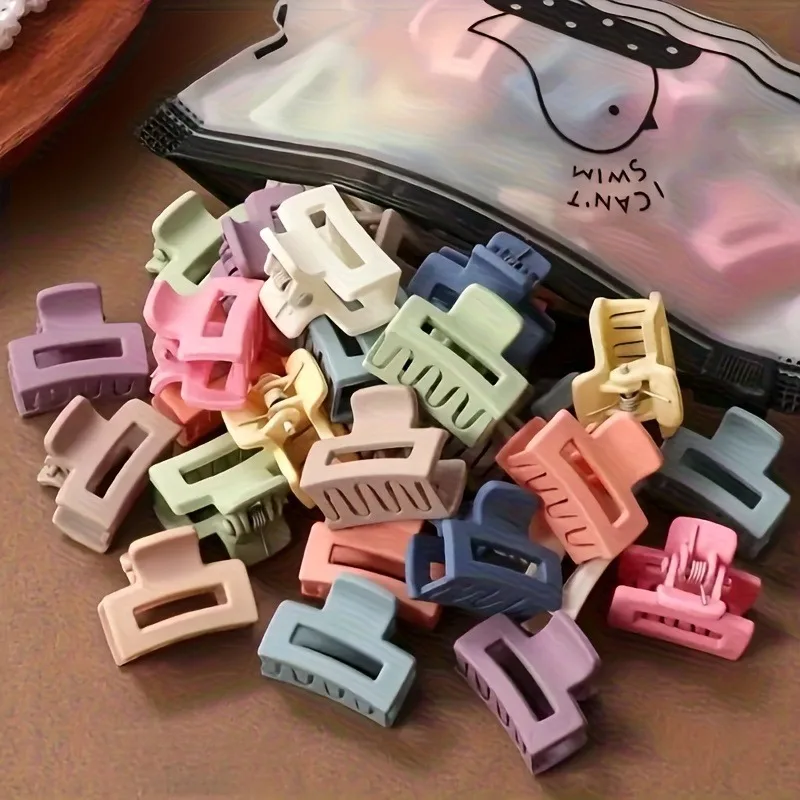 5/10/20/30 Pieces of Colorful, Small-Sized Kid’s Clip-On Hair Accessories with a Lattice Design – Valentine’s Day.