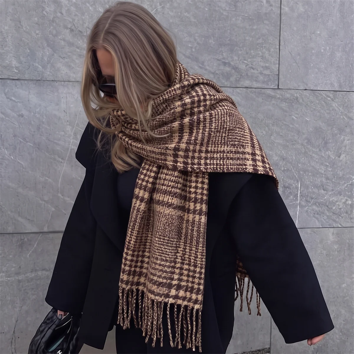 Women Houndstooth Plaid Scarf Soft Warm Faux Cashmere Tassel Shawl Vintage Large Wrap Scarves Fall Winter Outdoor Neck Accessory