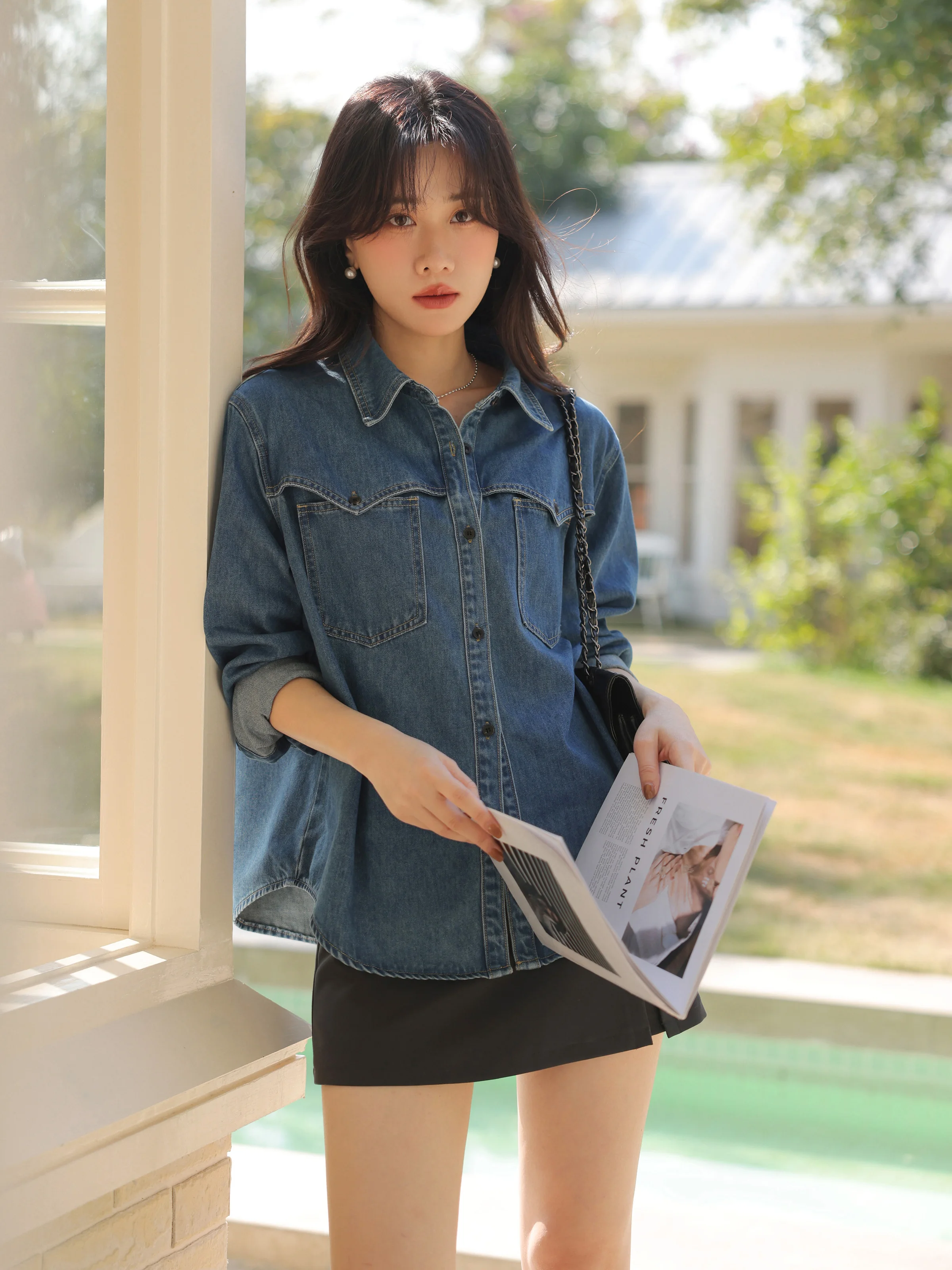 Vintage Denim Shirt Loose Casual Jacket Women Fashion Retro Blouse with Drop Shoulder Design for Spring Layering and Commuting