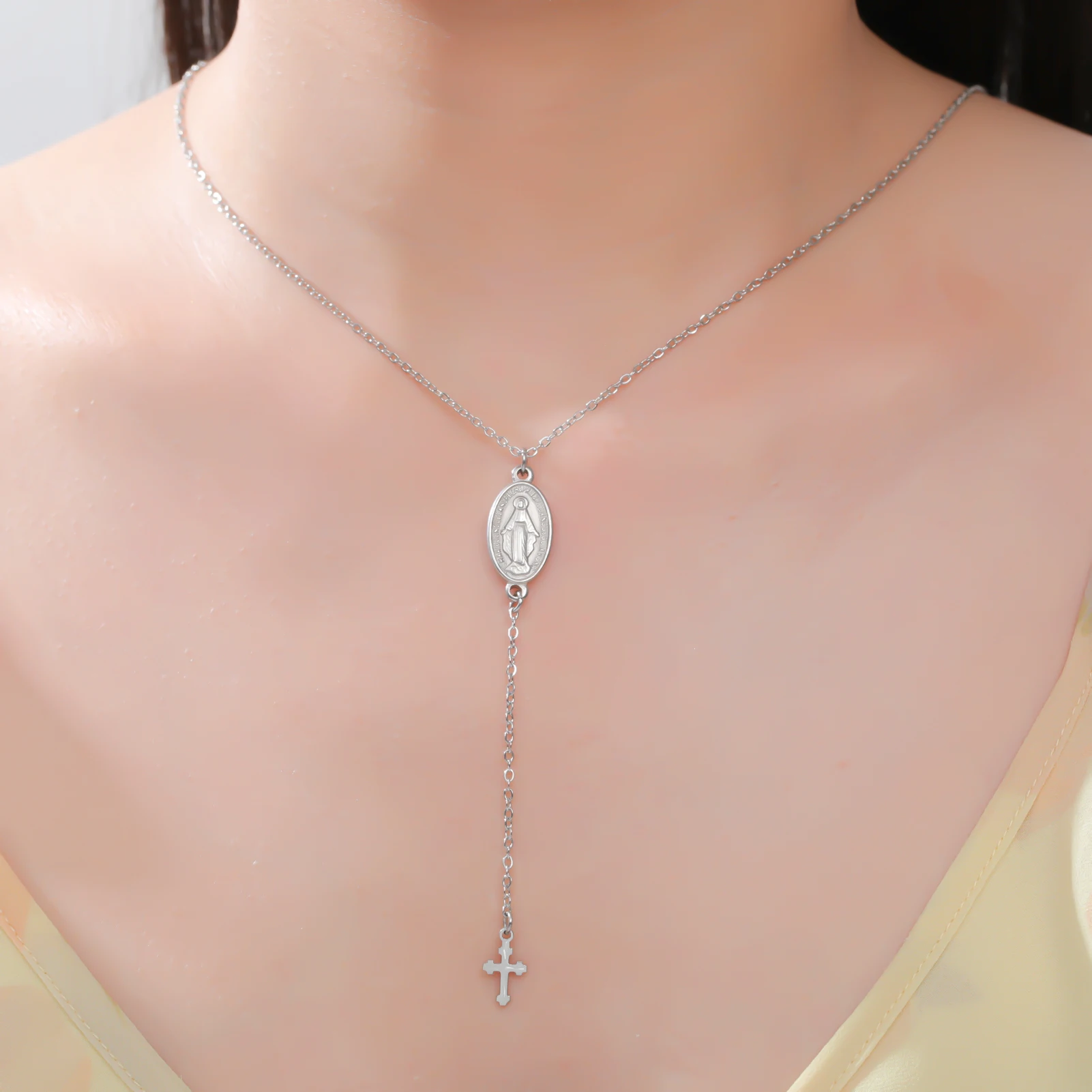 LIKGREAT مريم العذراء لاعب قلادة الصليب سحر للنساء الفولاذ المقاوم للصدأ سترة سلسلة الدينية الكاثوليكية تميمة المجوهرات هدية