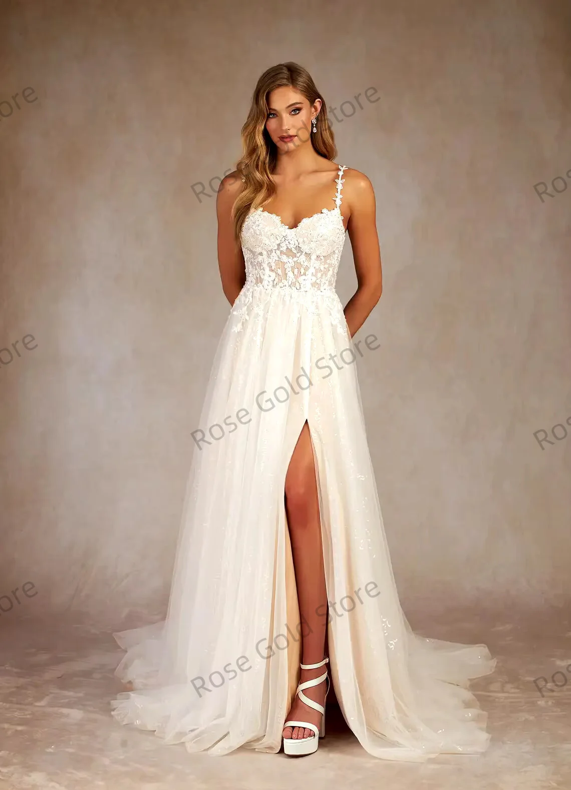 Abiti da sposa bianchi con illusione trasparente Collo alto senza maniche Abiti in tulle Abiti da sposa con applicazioni in pizzo Vestido De Noival su misura