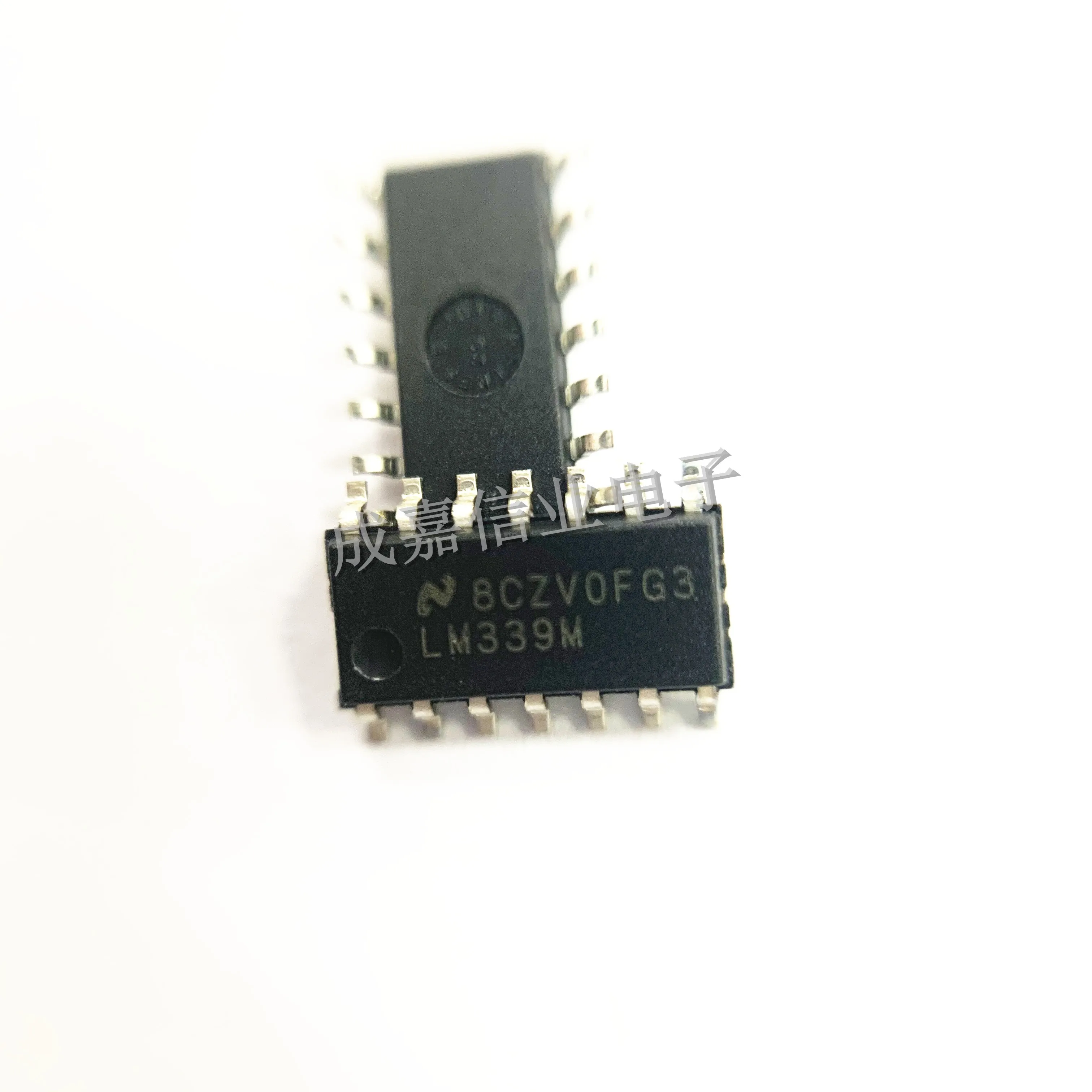 10pcs/Lot LM339MX SOIC-14 LM339M Analog Comparators LOW PWR LOW OFFSET VLTG QUAD COMPARATOR Operating Temperature:0 C-+ 70 C