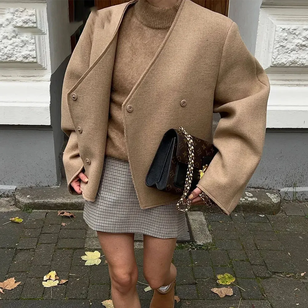 طقم جاكيت نسائي قصير غير متماثل كاجوال ، رقبة حرف V ، تنورة صغيرة فريدة ، موضة عتيقة ، أنيقة ، أحادية اللون ، بداية الخريف ، جديد ،