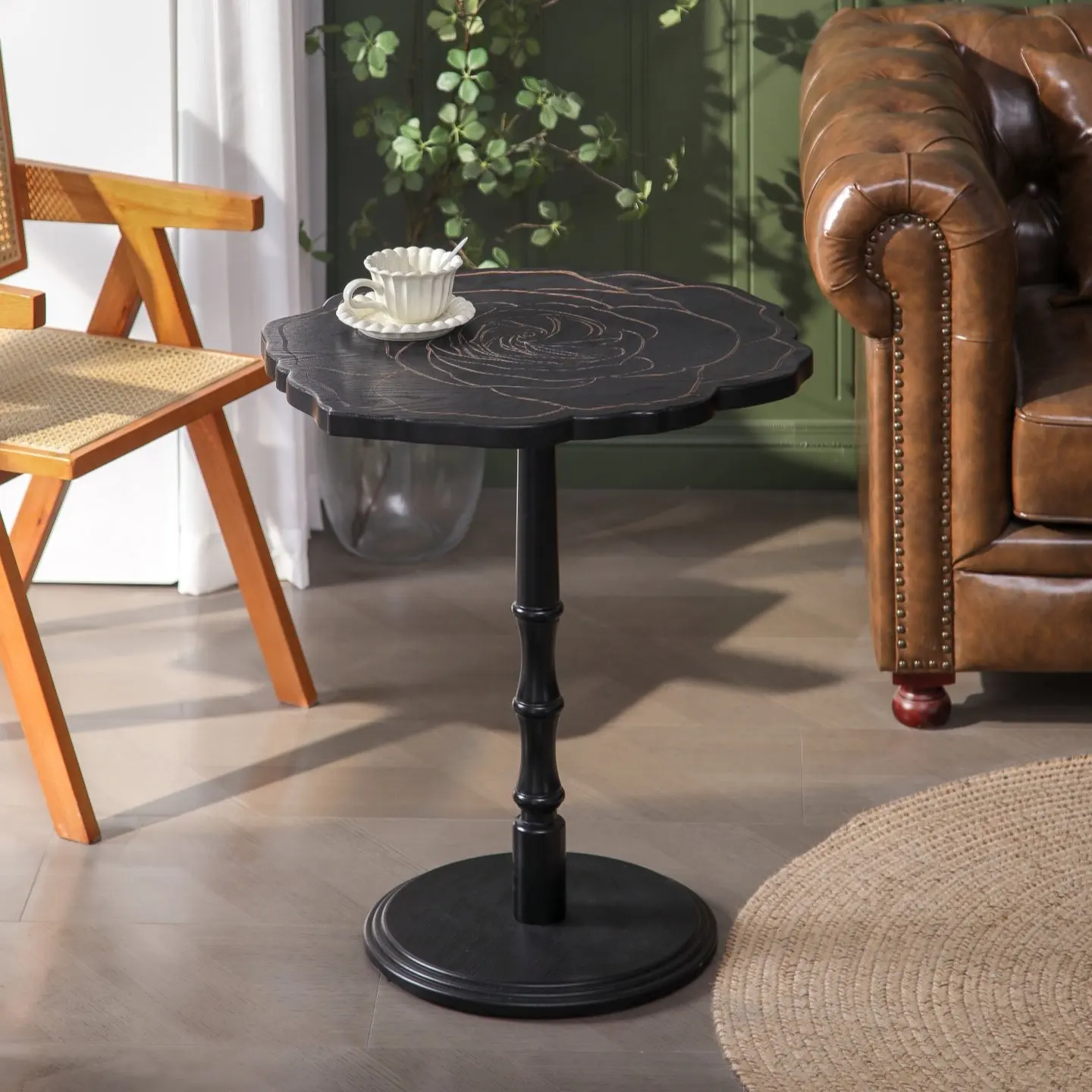 

French retro carved solid wood small coffee table living room B & B home bedside table