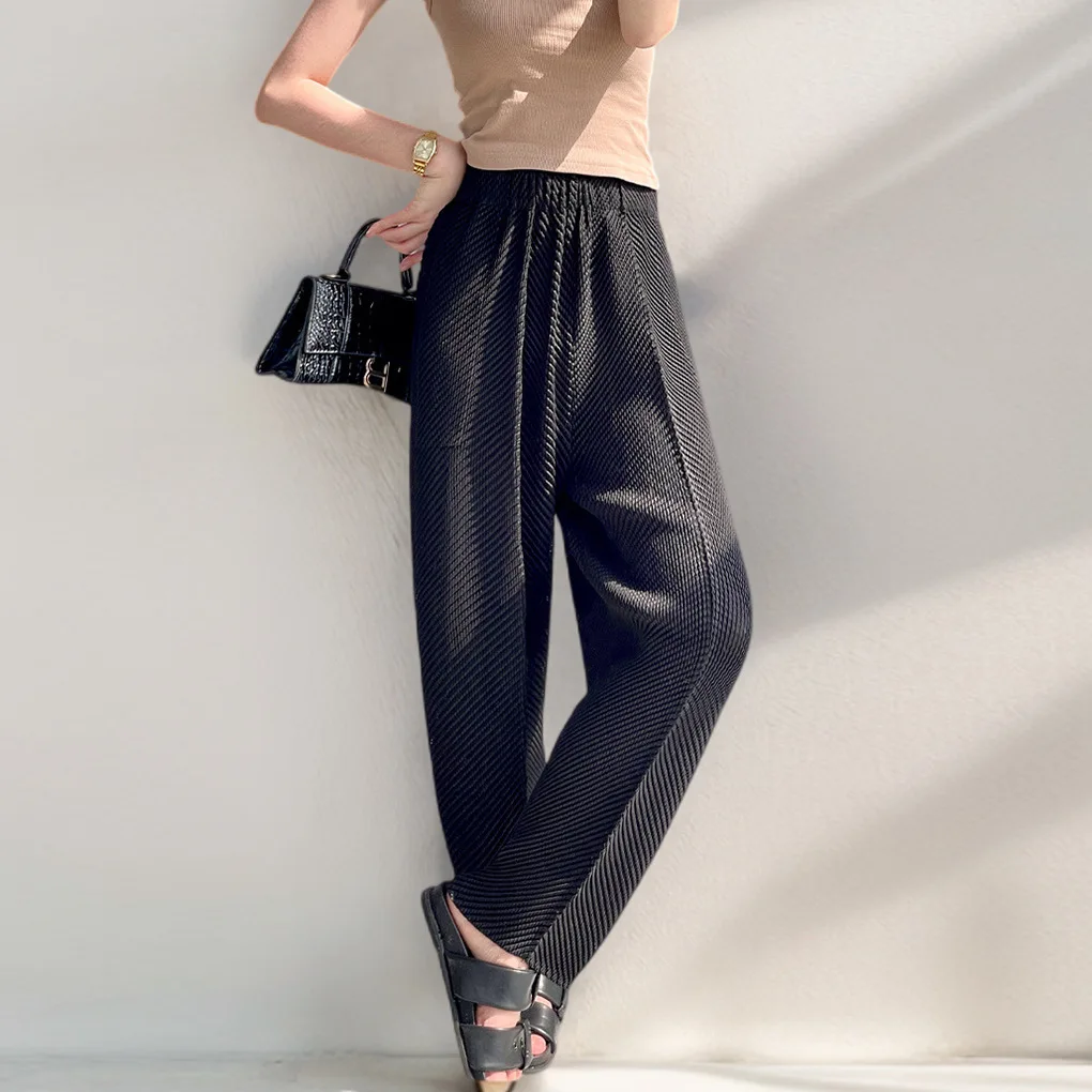 

Women's trousers Miyake Pleated Fashion high elasticity fish scale pleated nine-point small foot pants