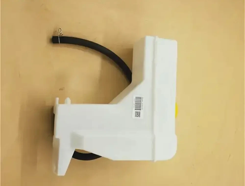 

Оригинальный автомобильный резервуар радиатора Hqh для Nissan Sunny 2001-2007 21711-4u00a 217114 u00a 21711-4u000 217114 u000