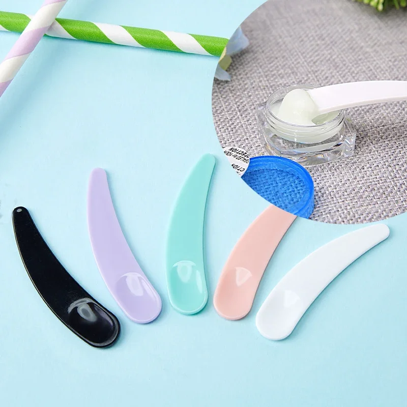 30PCS Kunststoff Kosmetische Mischen Spatel Make-Up Maske Creme Löffel Einweg Gebogene Scoop Augen Creme Stick Make-Up Schönheit Werkzeuge Kits