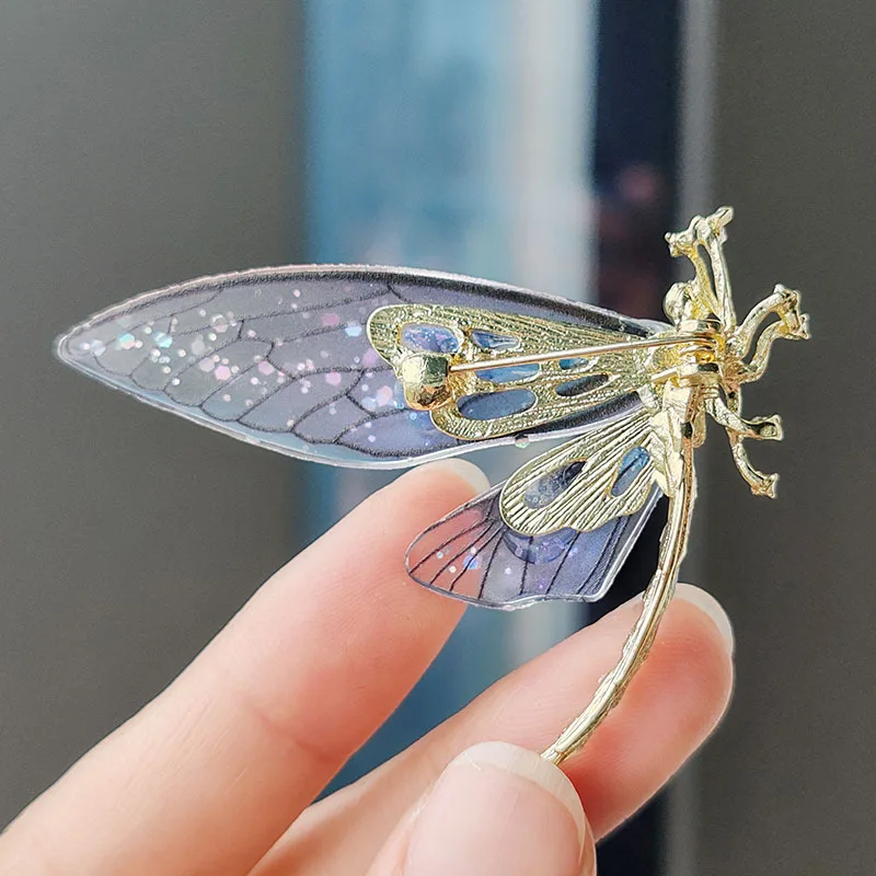 Fashion Transparent Acrylic Dragonfly Brooches For Women Vintage Insect Animal Brooch Scarf Buttons Clothing Pins Jewelry Gifts