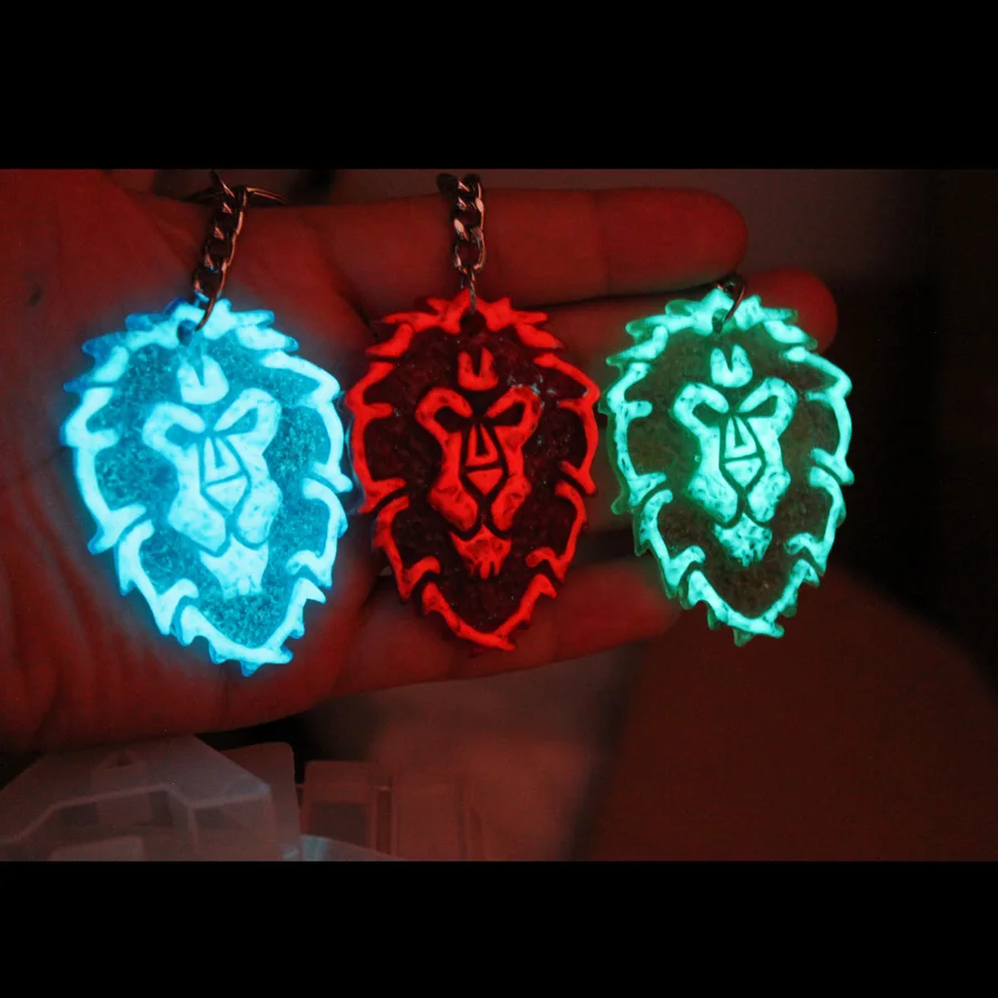 Fashion Women Men Jewelry World of Warcraft WOW Keychain Alliance Horde Key Chain Keyring GLOW in the DARK Pendants Boys Gift