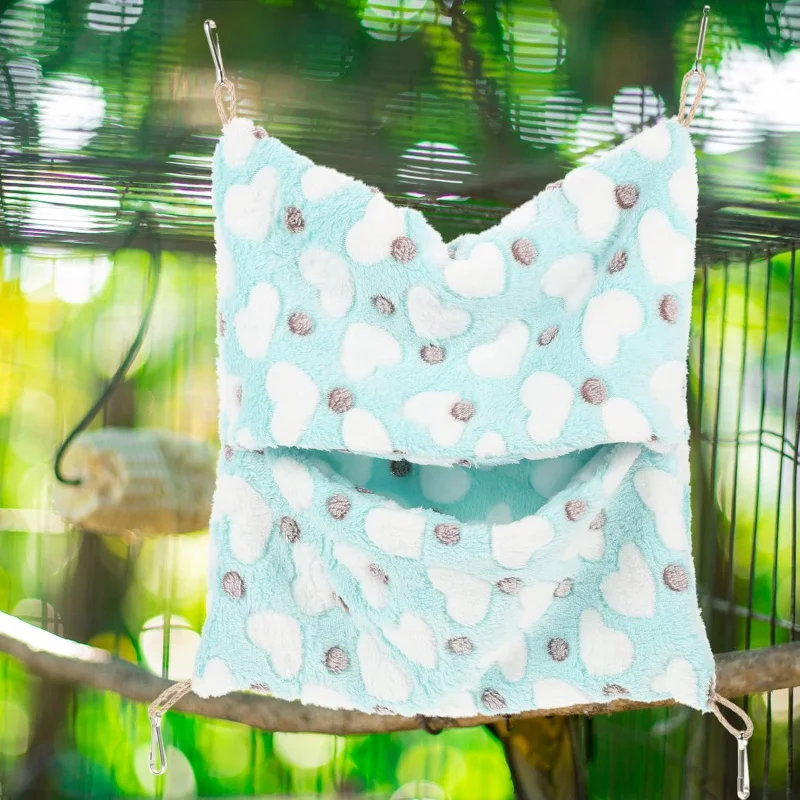 

Теплый гамак подходит для хомяков, морских свинок, шиншилл, с двухслойным утолщением и удобными скрывающими подушечками.