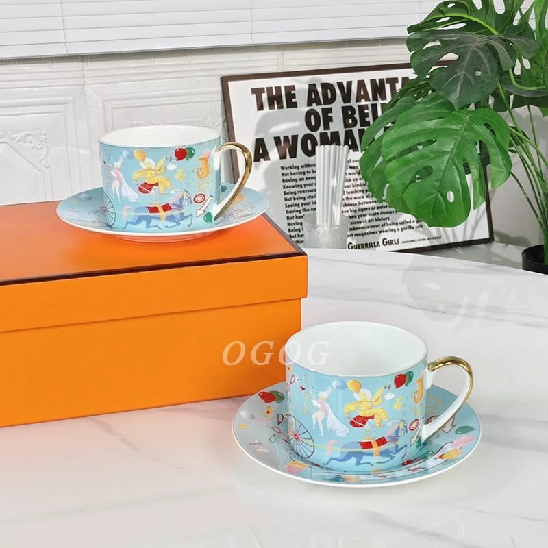 

Синяя основа астронавта мультфильм костяной фарфор кофейная чашка блюдце набор европейский креативный стиль подарочная коробка упаковка идеально подходит для подарка