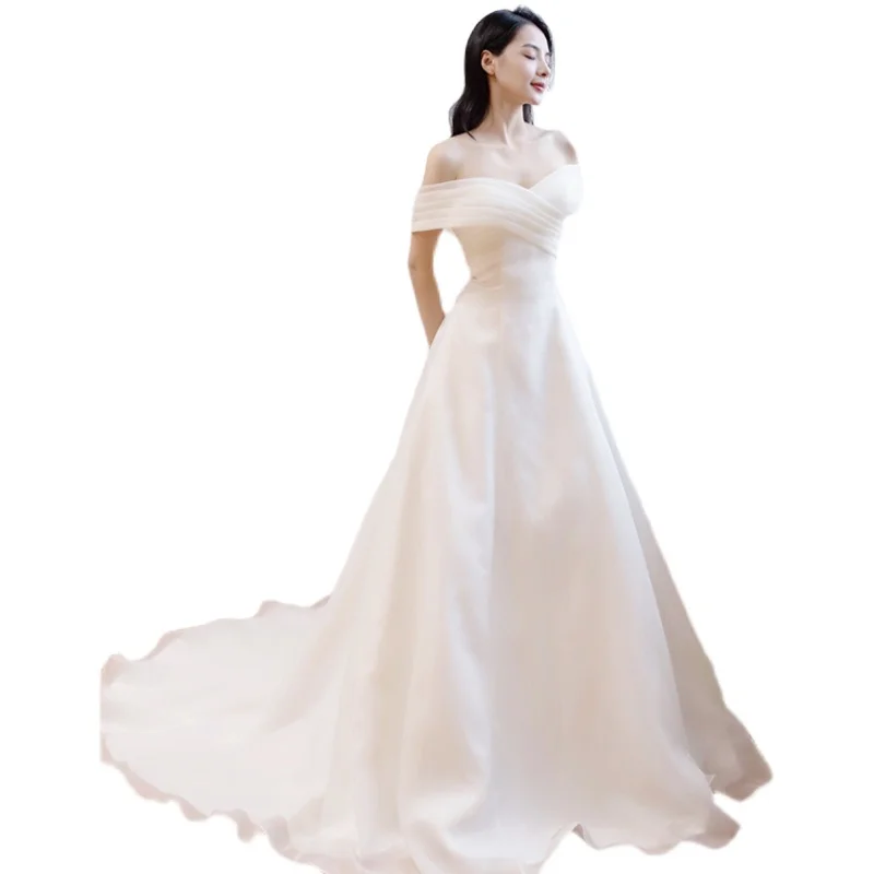 ออกแบบใหม่ Off-ไหล่แต่งงานแขนสั้น Organza A-Line Backless Sweep Train ชุดเจ้าสาว Vestidos De Mairee Mariage