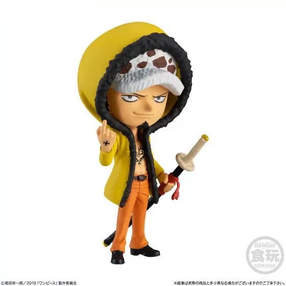 Bandai japonais authentique Gacha Scale Model, One Piece Animation Peripheral, Luffy, Zoro, Trafalgar D. Jouets figurines d'action de la loi de l'eau