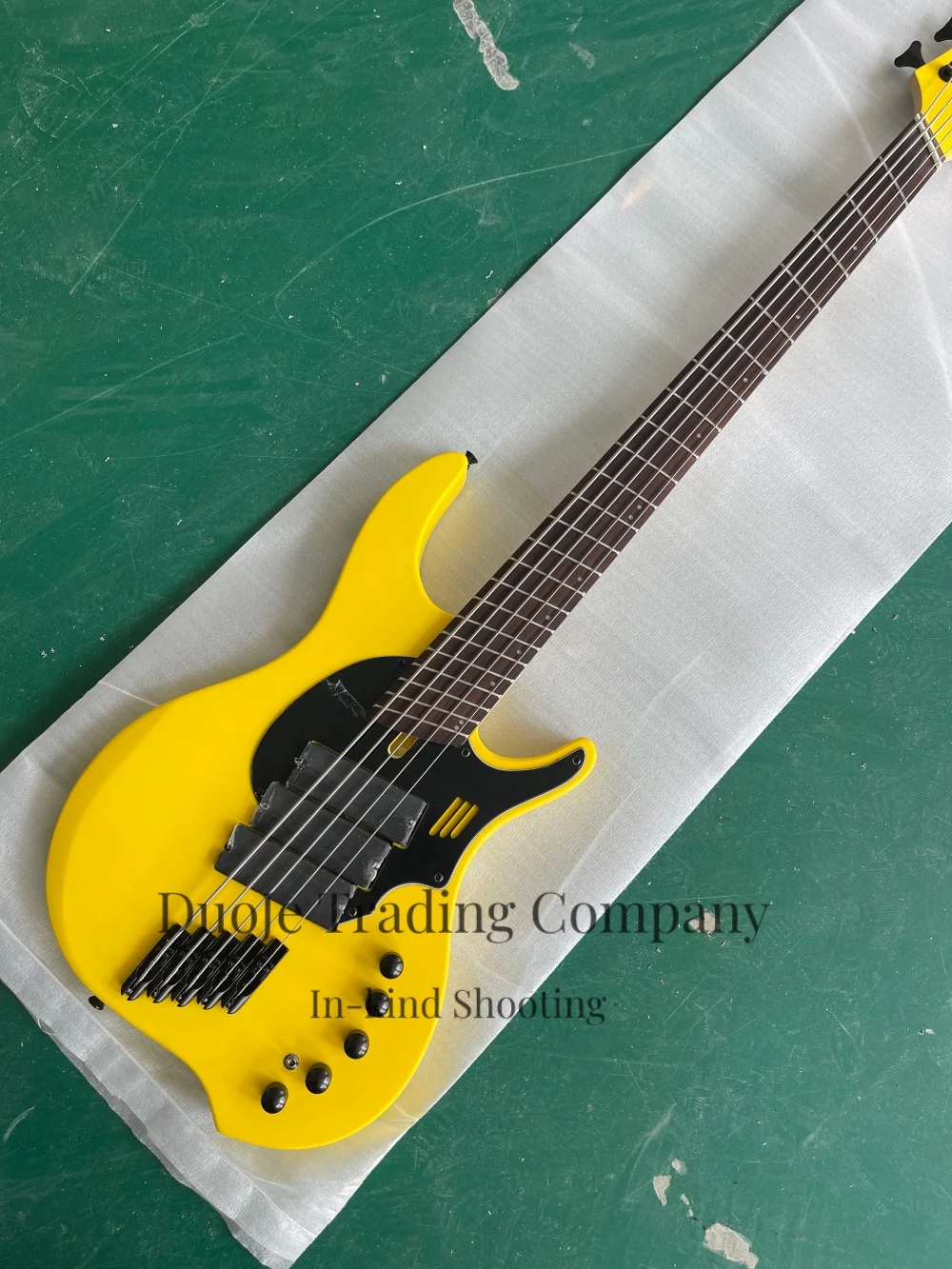 5 string yellow bass, fixed bridge, solid wood body, maple neck, active battery, mini switch, DingW bass, customizable