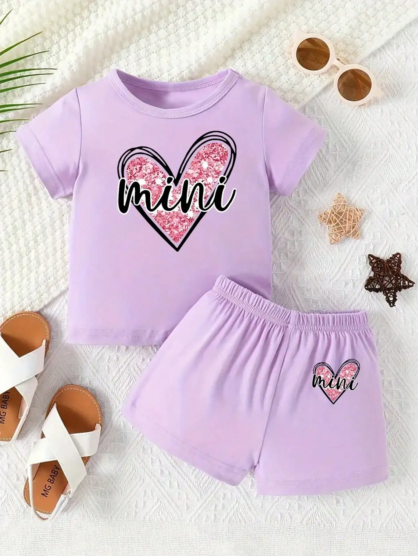 2026 Mädchen-Liebesbrief-Print Zweiteiler-Set Rundhals-Kurzarm-T-Shirt + lockere einfarbige Shorts Sommer-Set – Detail 27