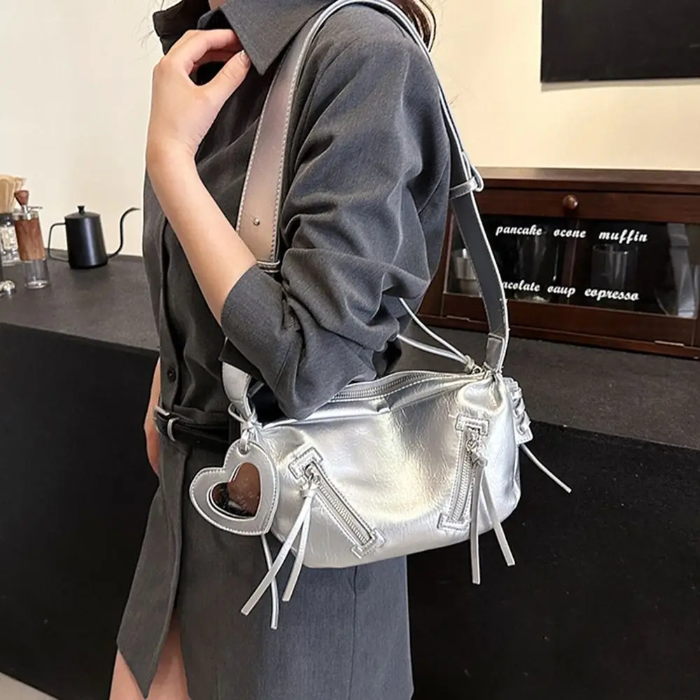 

Elegant Leather Shoulder Bag Moto Style Large Capacity Korean Underarm Bag Solid Color Love Heart Mirror Y2K Punk Crossbody Bag