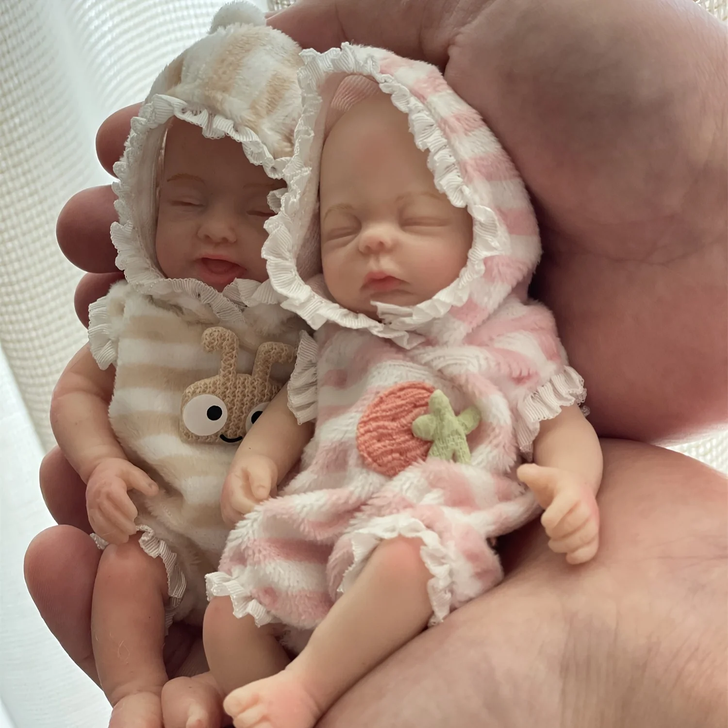 サスキア 6 インチシリコンかわいいリボーンガール選択のための手作りリアルなベベソフトタッチリボーンベビーガール