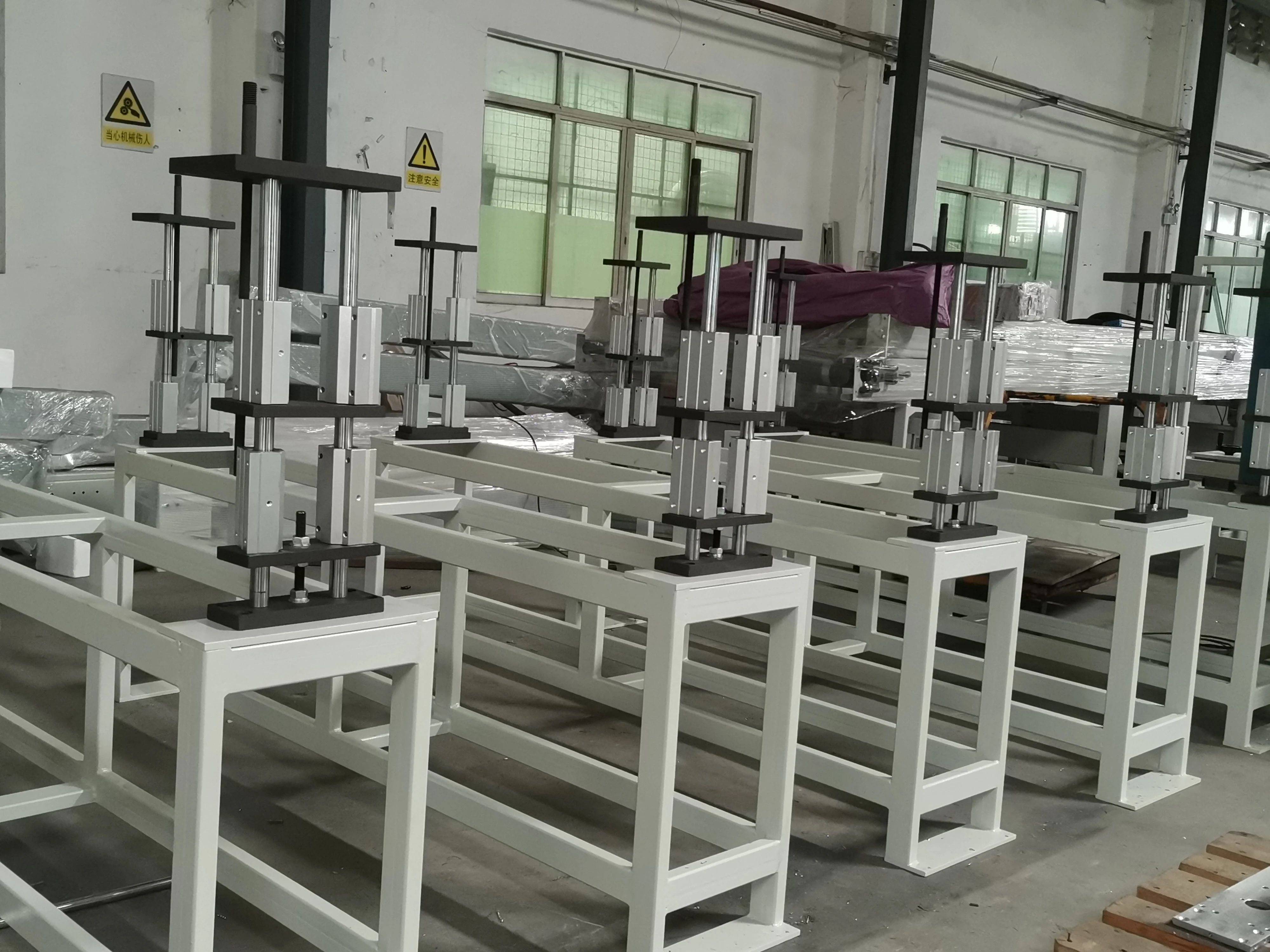 قوانغتشو المصنع مباشرة آلات النجارة آلة الإلتصاق الإلتصاق مفرشة الخشب الرقائقي MDF PVC رغوة مجلس آلة لصق