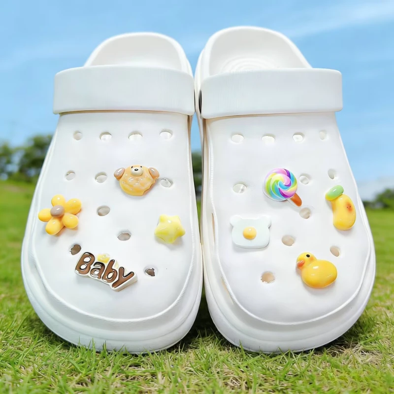 8PCS Cute Duckling Shoe Charms for Girls Cartoon Handmade Garden Decorations DIY Quality Designer Gift