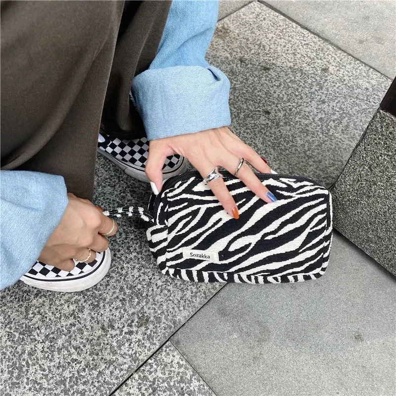 Simple Design Female Purses Organizer Leopard&Zebra Canvas Makeup Bag Zipper Pouch Wristlet Wallet Bas for Women Gift косметичка