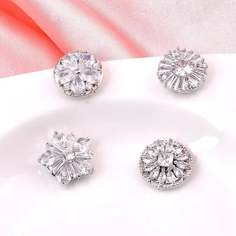 High-end Crystal Flower Traceless Magnet Brooches for Women Metal Strong Magnetic Rhinestone Corsage Fashion Jewelry Gifts