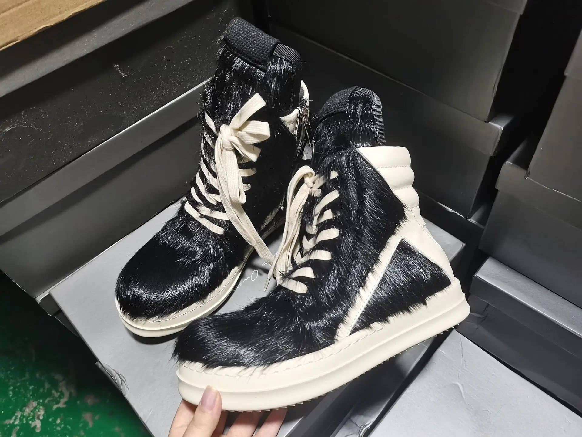 أحذية رجالية من شعر الخيل منصة غير رسمية للنساء أحذية رياضية عالية الجودة من الجلد أحذية رياضية فاخرة بأربطة وسحاب مصمم للرجال #4