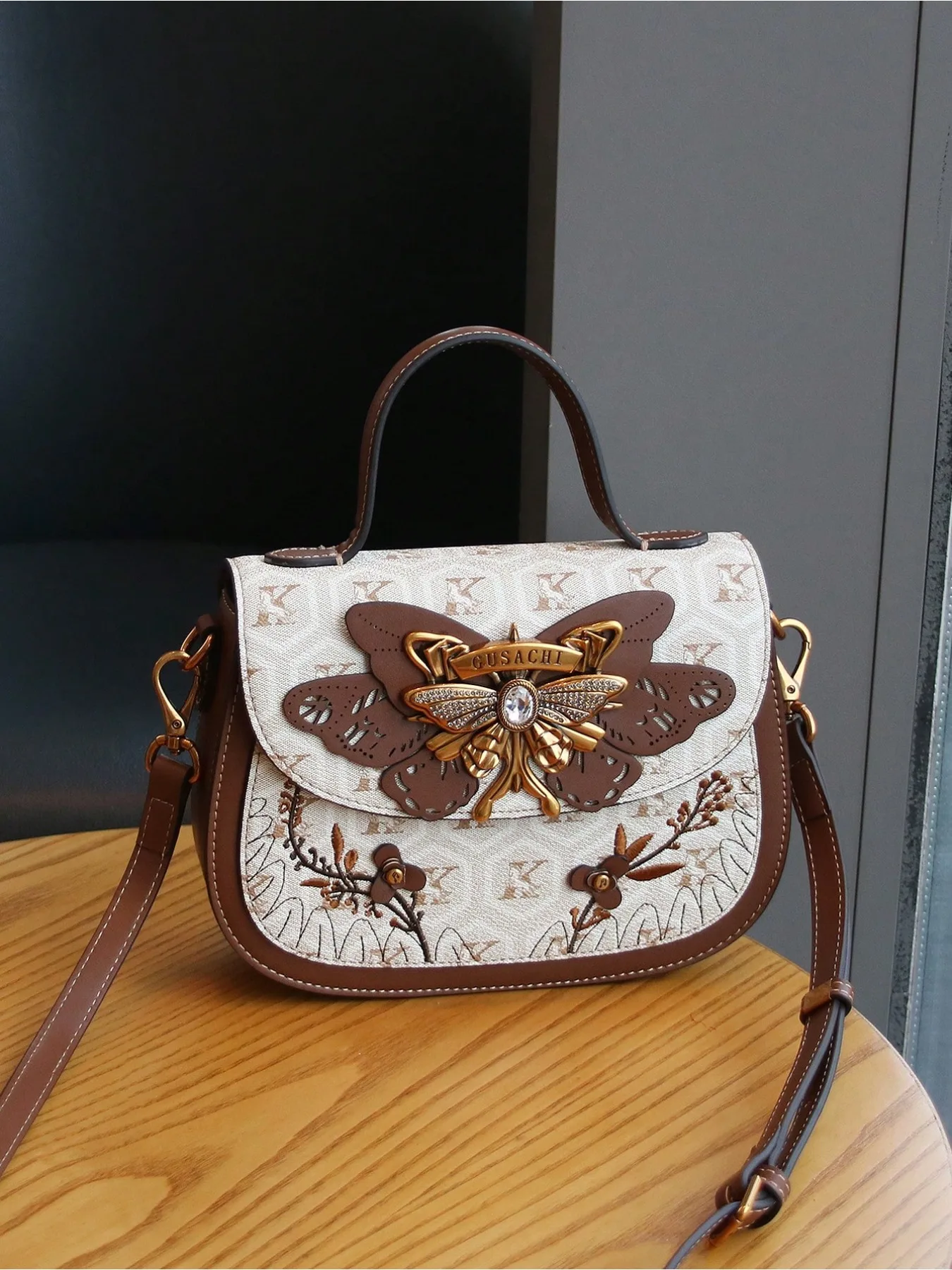 

New Korean style luxury crystal butterfly vintage floral embroidered small handbag