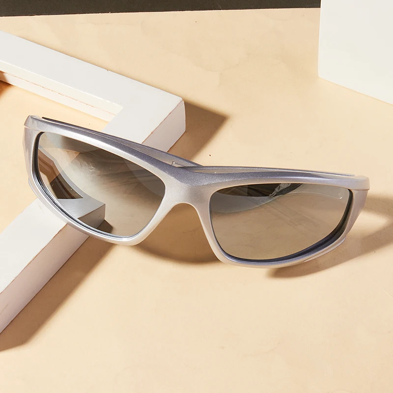 1Pc ユニセックス スポーツグラス 新しいクールでトレンディな未来的なテクノロジースタイル ニッチデザイン カジュアル 多用途 日常 アウトドア ハイキング サイクリング Windp