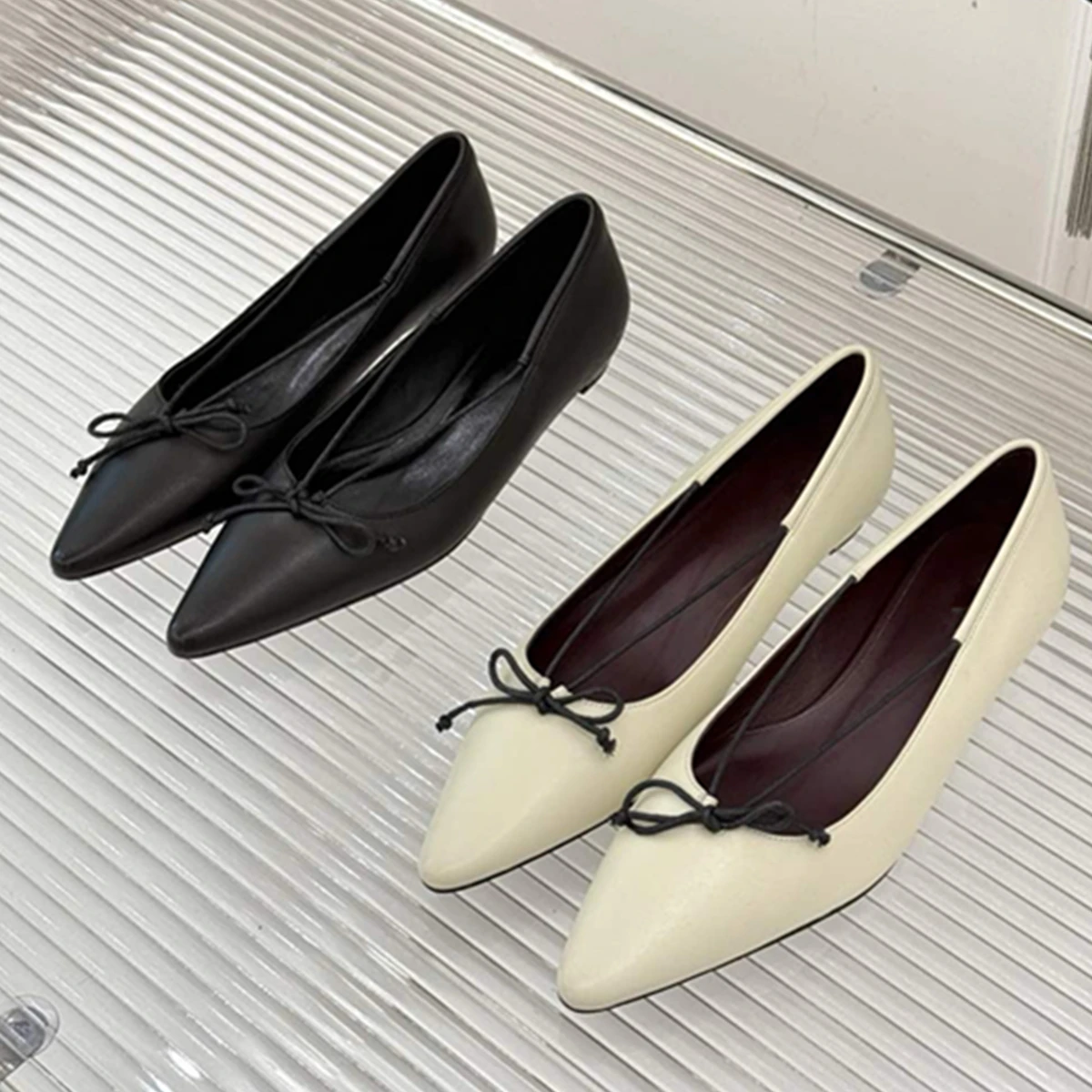 Withered French Elegant Bow Flat Shoes Minimalist Fashion Office Ladies Commuter Shoes Women Retro Slip On Loafers Shoes Women