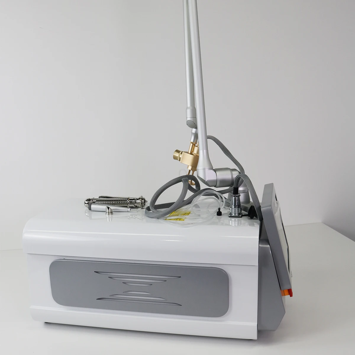 Professionelle CO2-Laser-Narbenentfernungsmaschine Fraktionierte Lasermaschine zur Hautverjüngung Faltenentfernung und Pigmentbehandlung – Detail 16