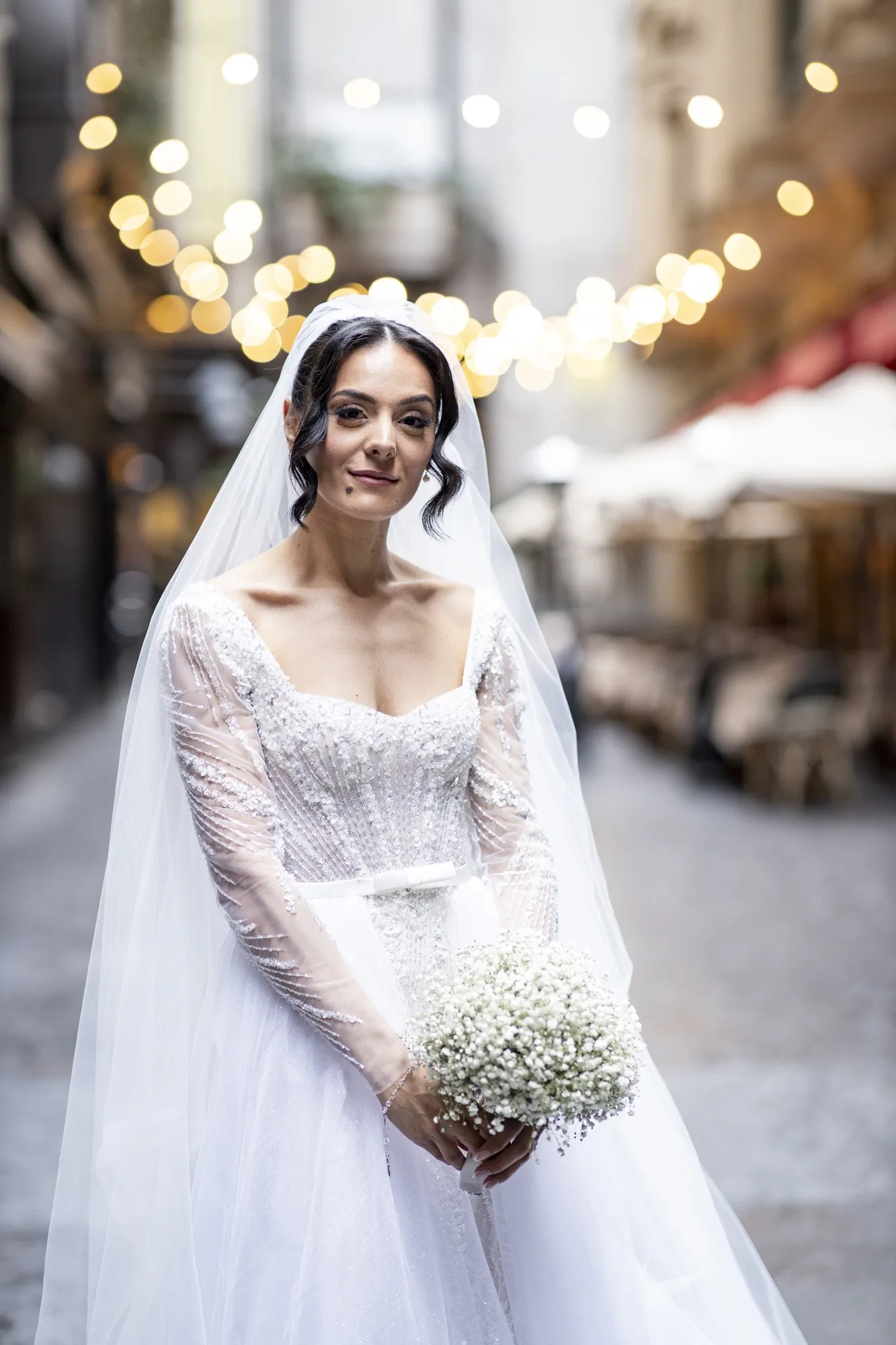 

Customized Women's White Long Sleeved Fishtail Dress With Sequins Bead Embroidery Decoration Backless Design Vestido De Novia