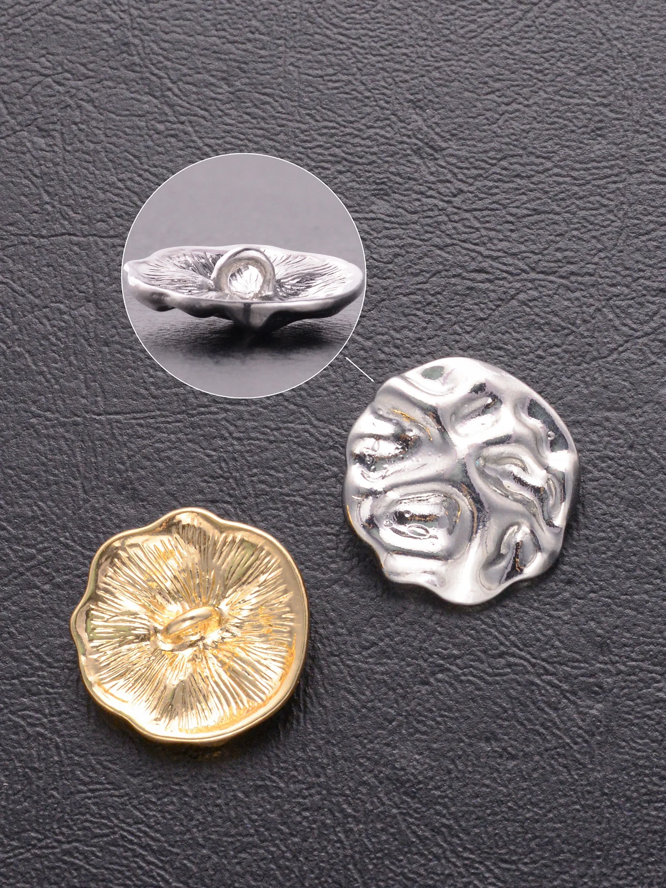 7pcs/pack Irregular low luxury buttons that can be paired with tops, gloves, bags, and any DIY outfit
