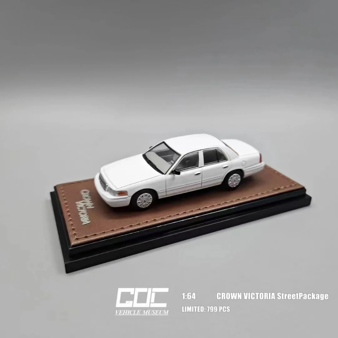 クラウンビクリスストリートパッケージホワイトダイキャストカーモデル玩具、ゴーコック、1:64