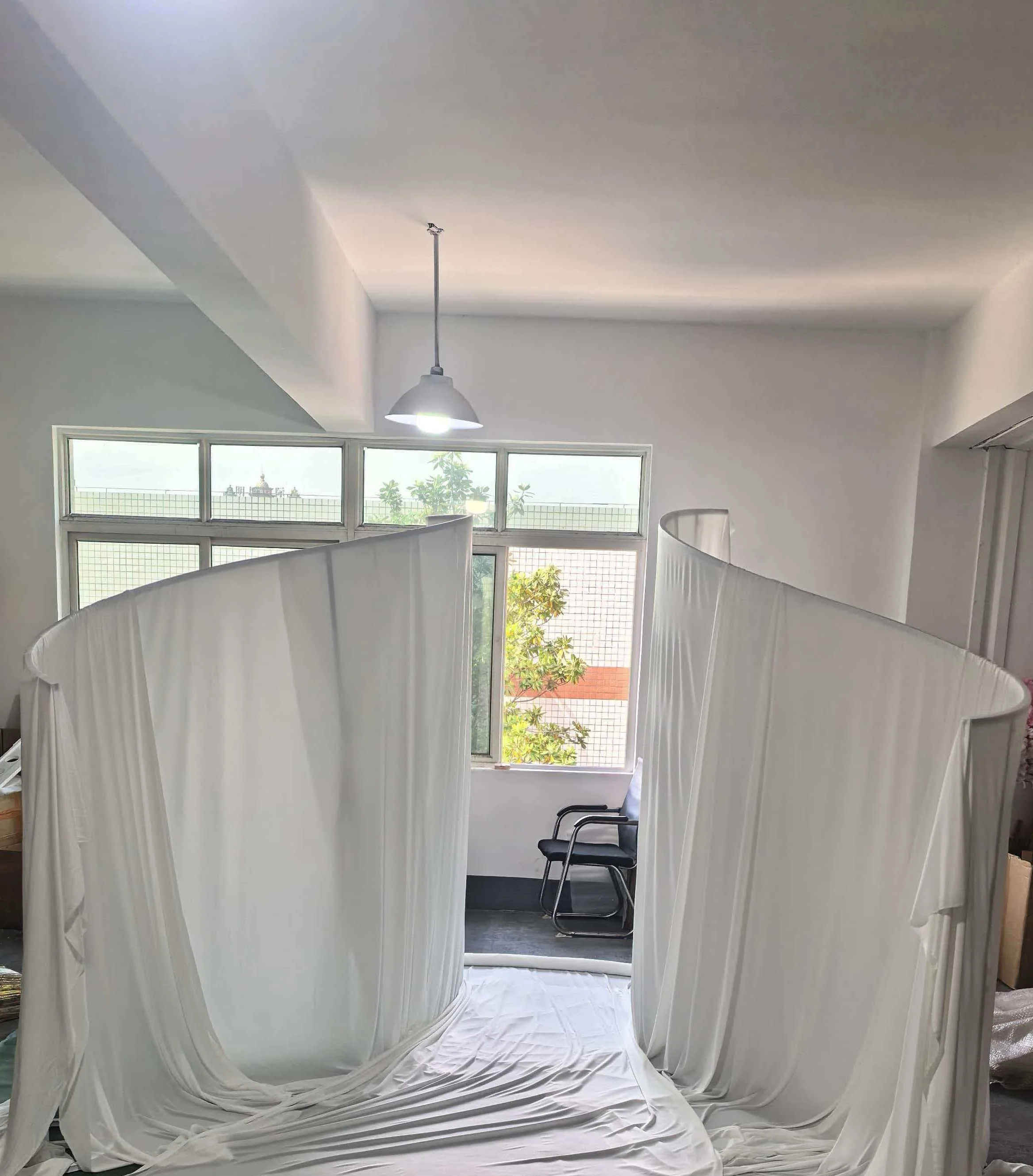 2 Stück Romantische Spiral-Stoffvorhänge Premium-Qualität Bogenförmiger Hintergrund für Hochzeitszeremonien im Freien, Partys, Empfänge und Veranstaltungsortdekoration – Detail 10