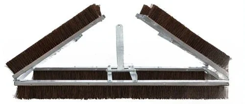 Golf cleaning brush, golf green cleaning brush, green towing brush, golf course supplies