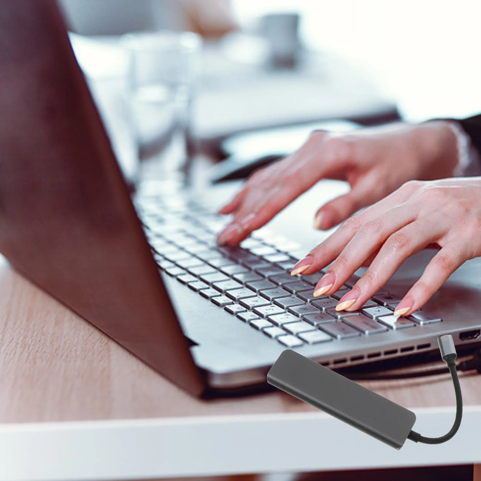 

Док-станция 5-в-1, USB-адаптер для док-станции для ноутбука, многопортовый ключ, компактный дизайн, быстрая передача данных